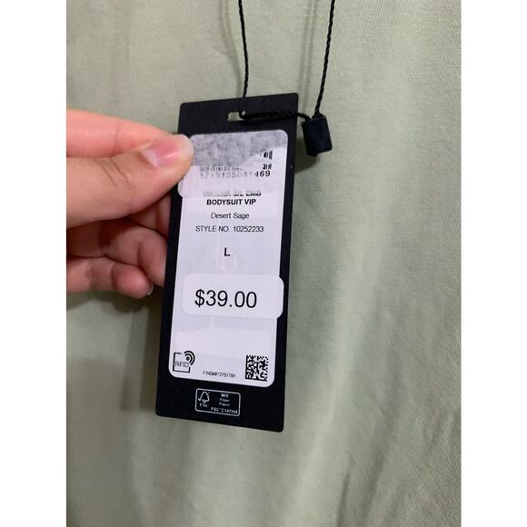 Vero Moda Broderie Frill shoulder bodysuit green size Large NEW - Picture 6 of 8